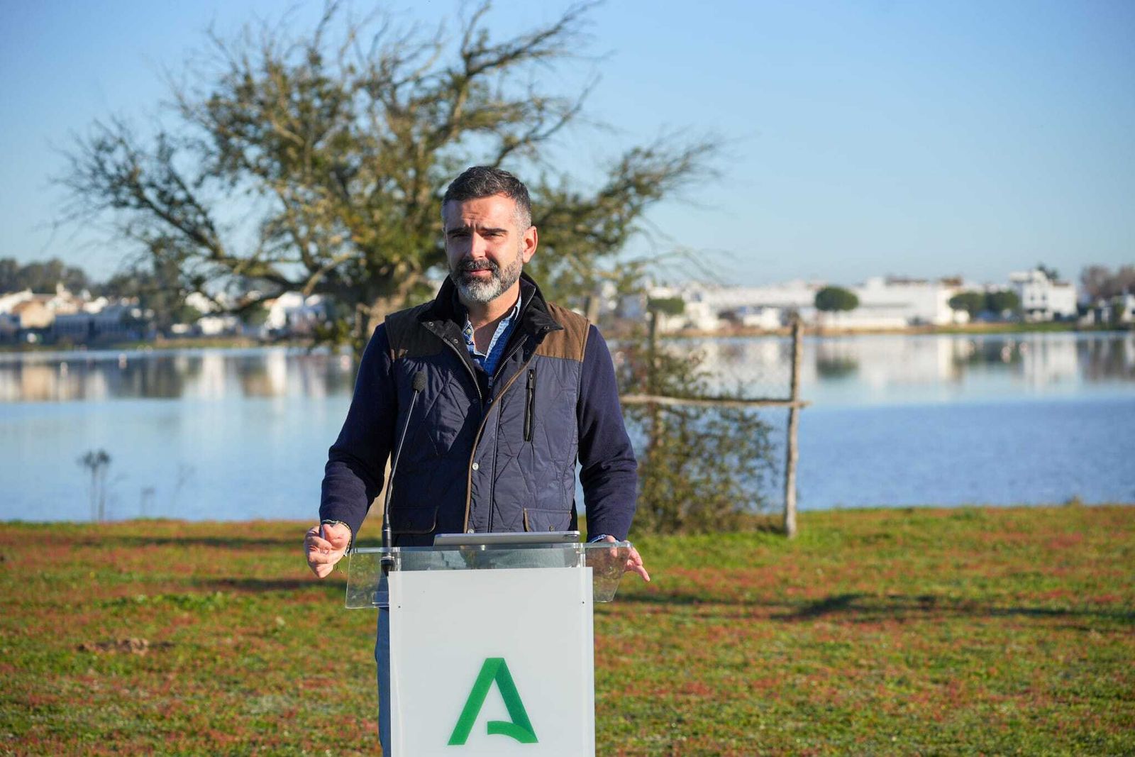 El consejero de Medio Ambiente en la presentación de las inversiones en el Espacio atural de Doñana esta mañana.