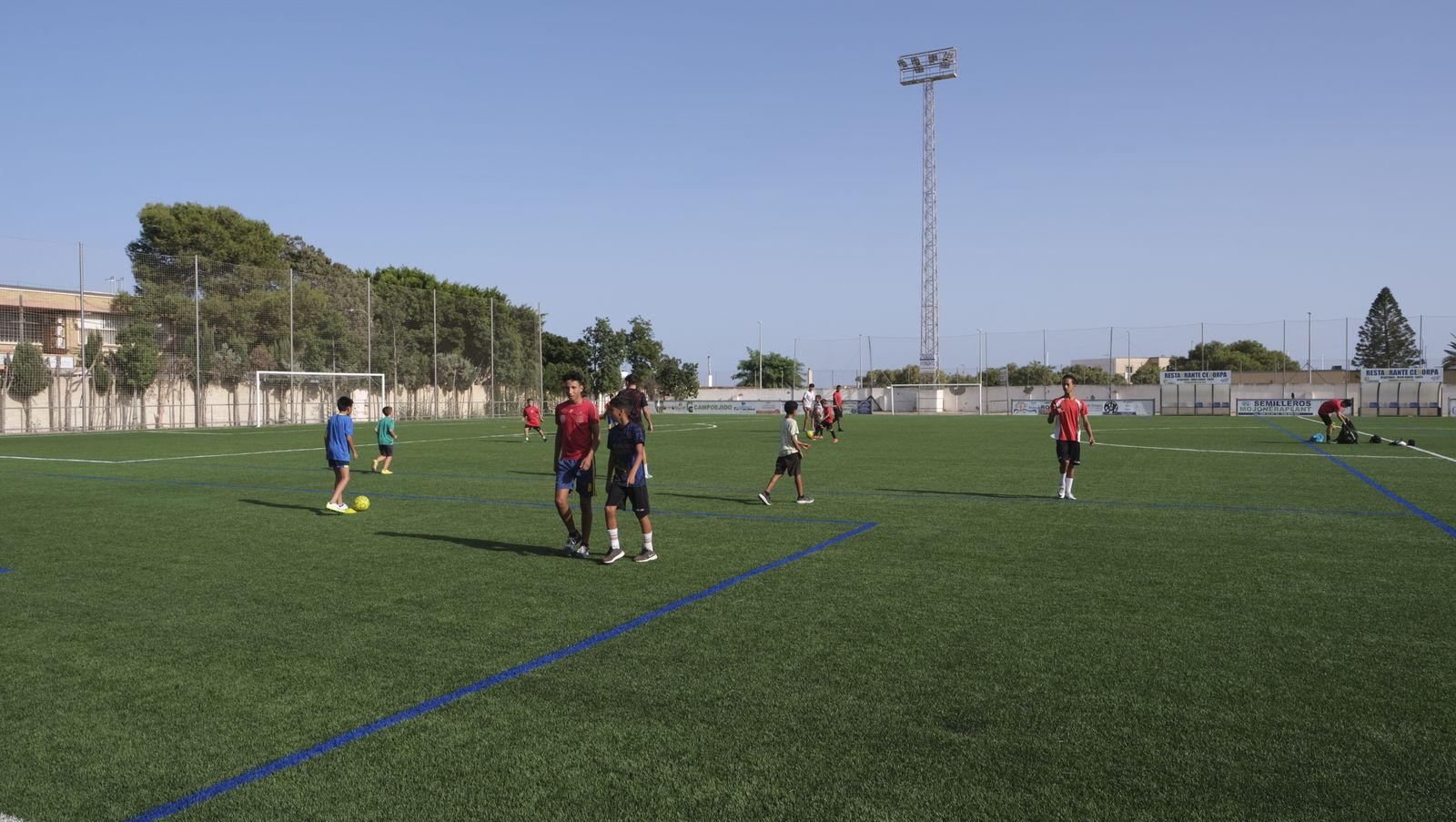 Imágenes de la inauguración de la remodelación del Campo de Fútbol de La Mojonera