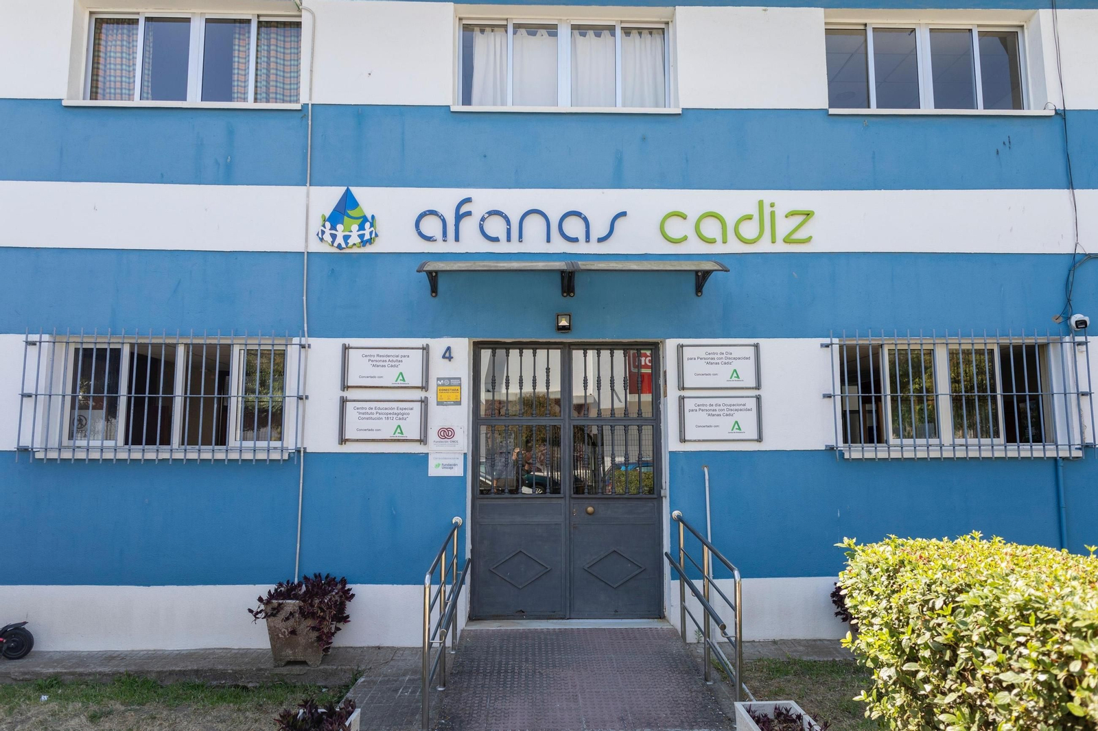 Fachada principal de Afanas Cádiz.