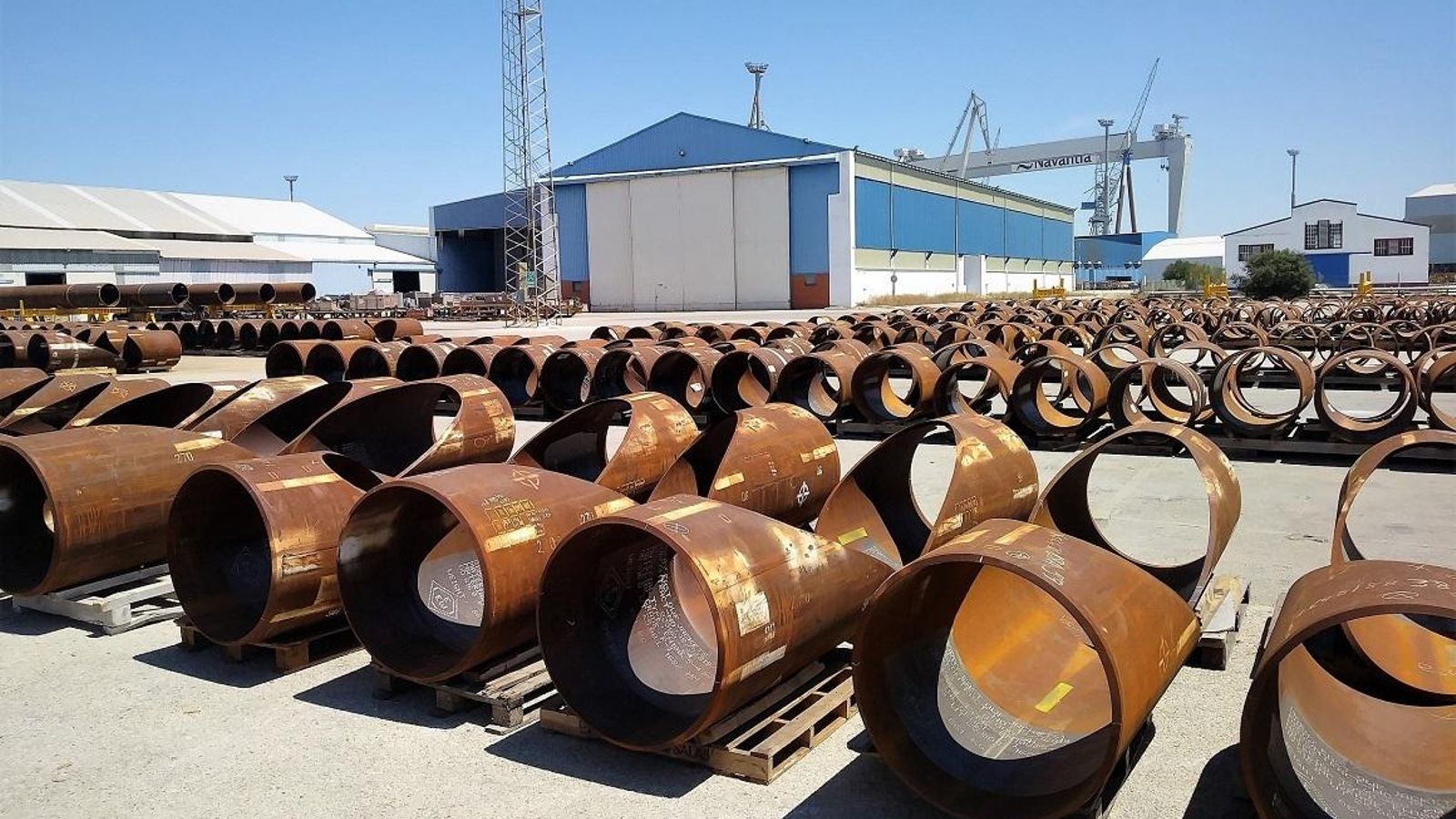 Piezas preparadas para su montaje en el astillero de Puerto Real.