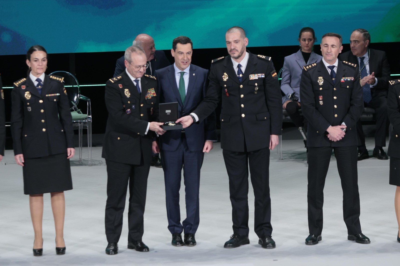 Las imágenes del acto de la entrega de los títulos de Hijo de Predilecto y las Medallas de Andalucía