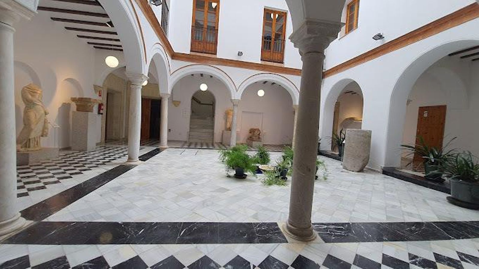 Patio del Museo Arqueológico de Jerez.