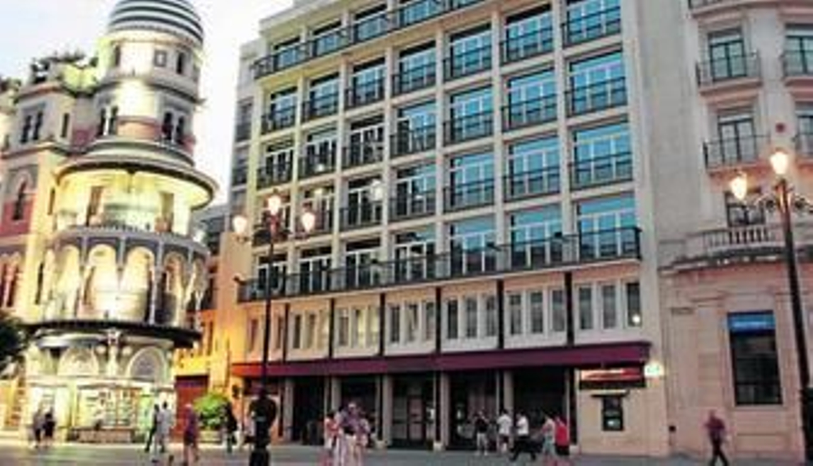 El edificio de la antigua sede central del Banco de Andalucía, donde irá el negocio Primark.