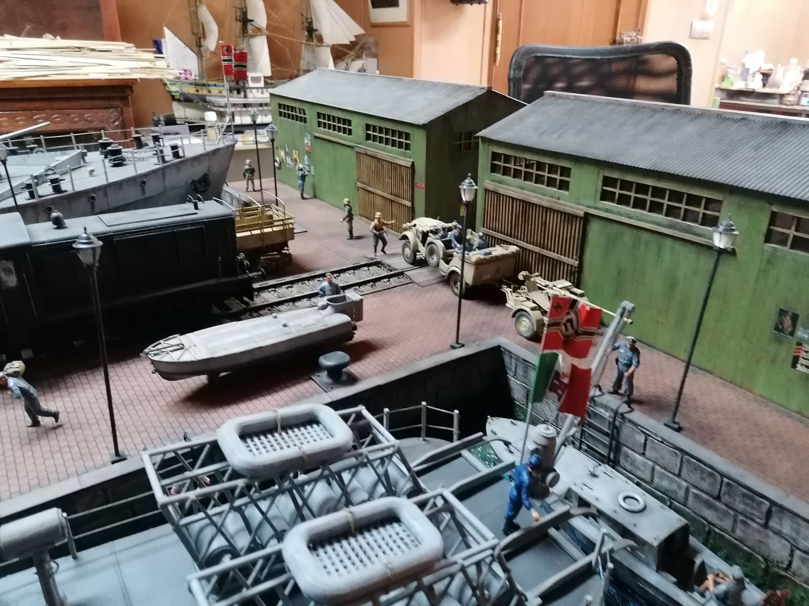 Fotos de maquetas navales construidas por Máximo Agudo.