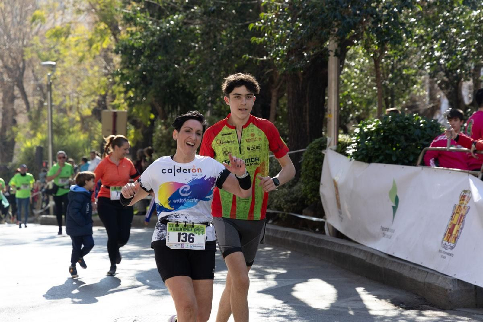 Deporte y solidaridad se unen en la IV Carrera Popular IES San Juan Bosco, en imágenes