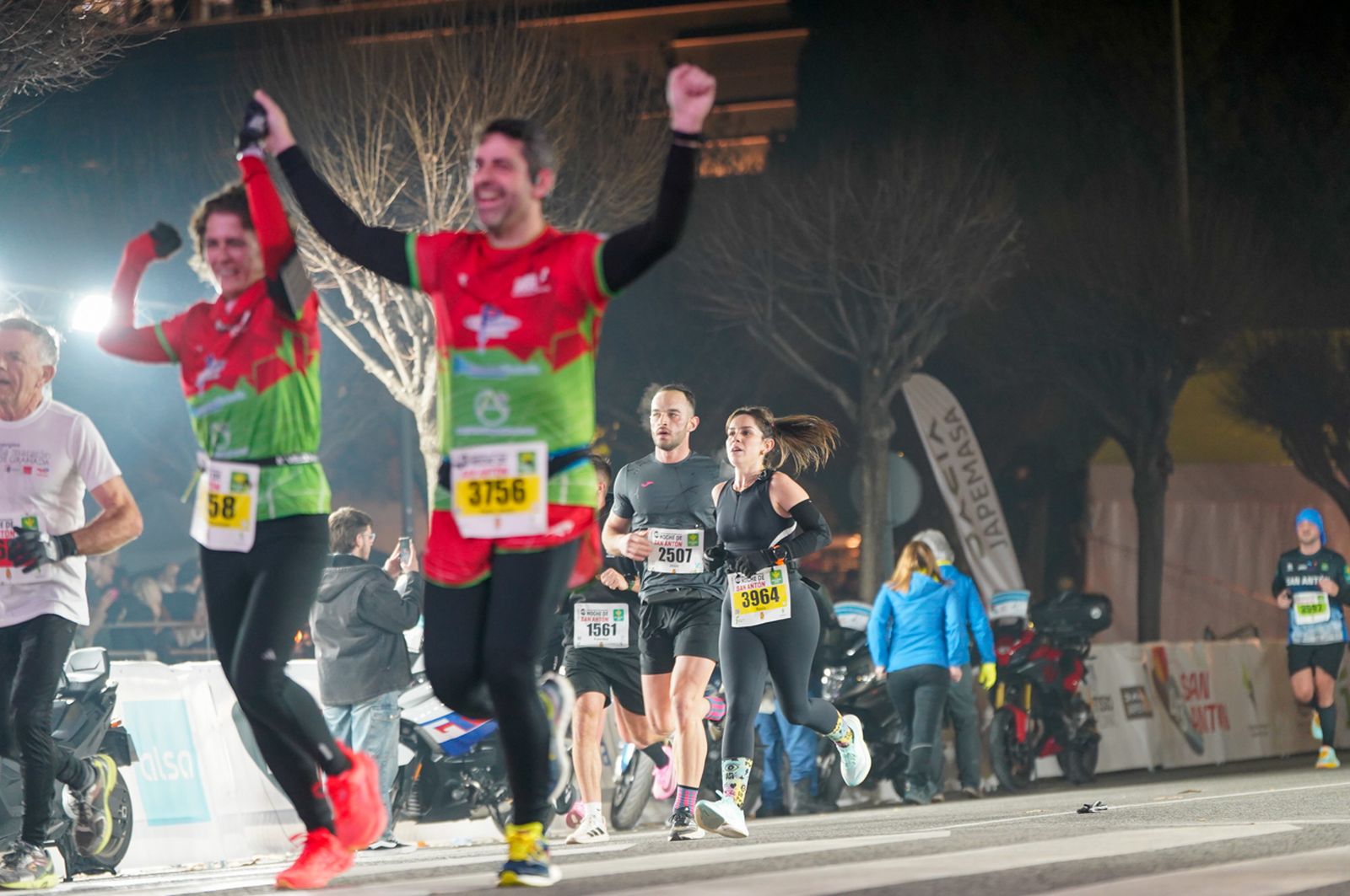 En imágenes: búscate en tu llegada a meta de la Carrera de San Antón 2026 (11)