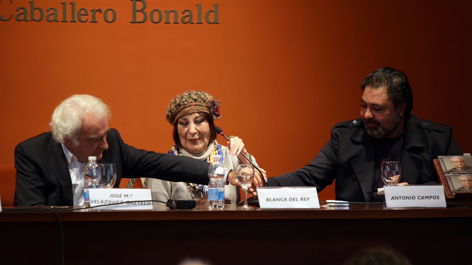 Disco homenaje a José María Velázquez-Gaztelu