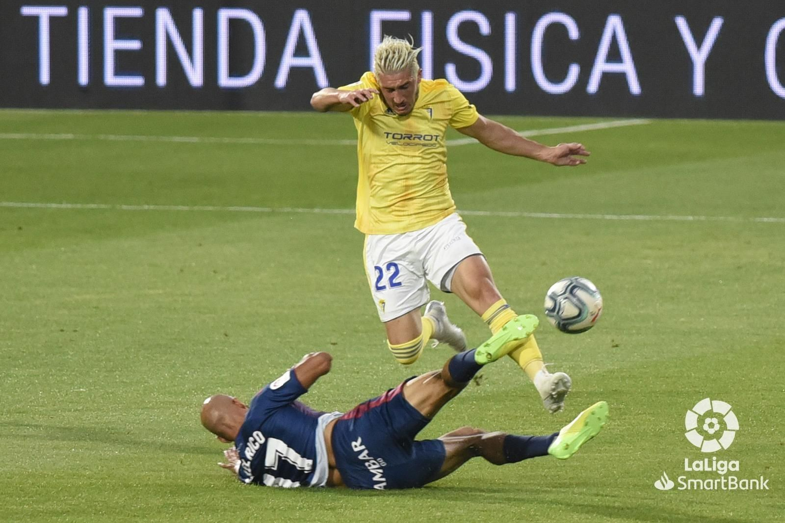 Las imágenes del Huesca-Cádiz