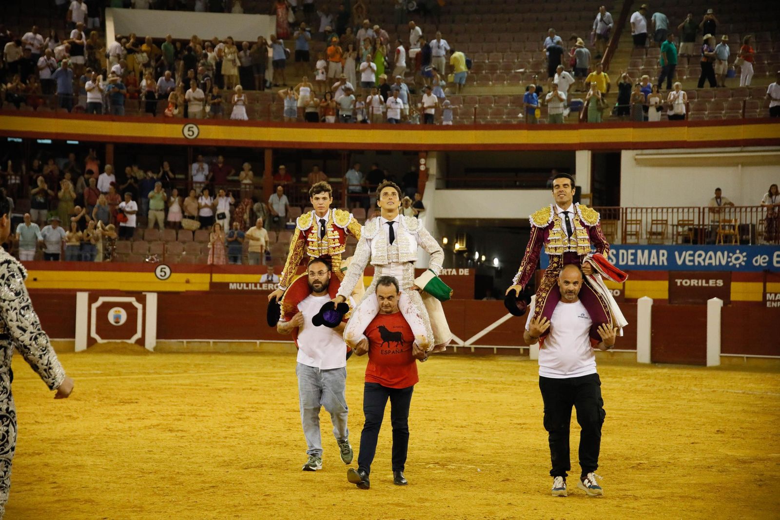 Corrida de toros en Roquetas, en imágenes