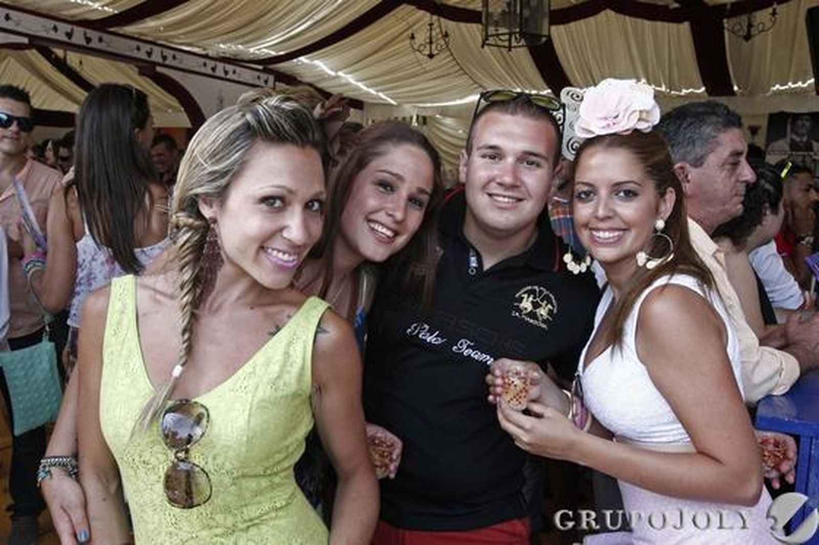 La Feria reúne a miles de personas en su jornada más esperada y en un año en el que se recuerda a Paco de Lucía

Foto: Erasmo Fenoy