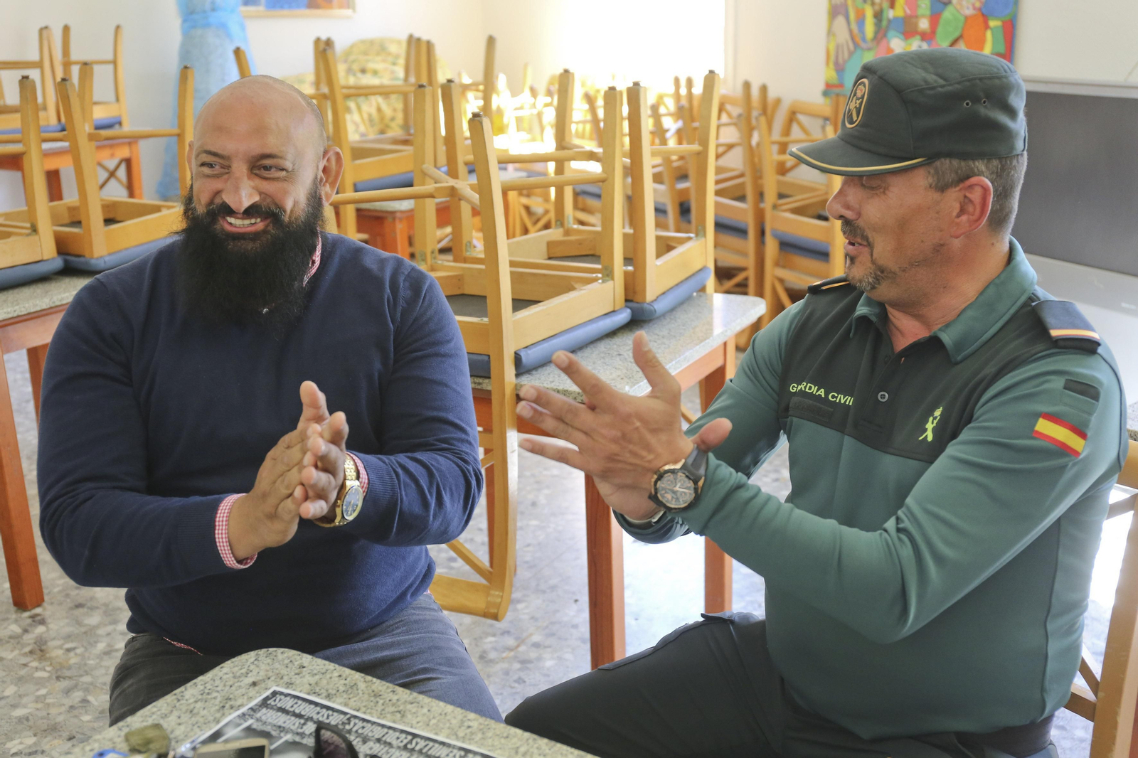 Las fotos del guardia civil gitano recorriendo La Palmilla
