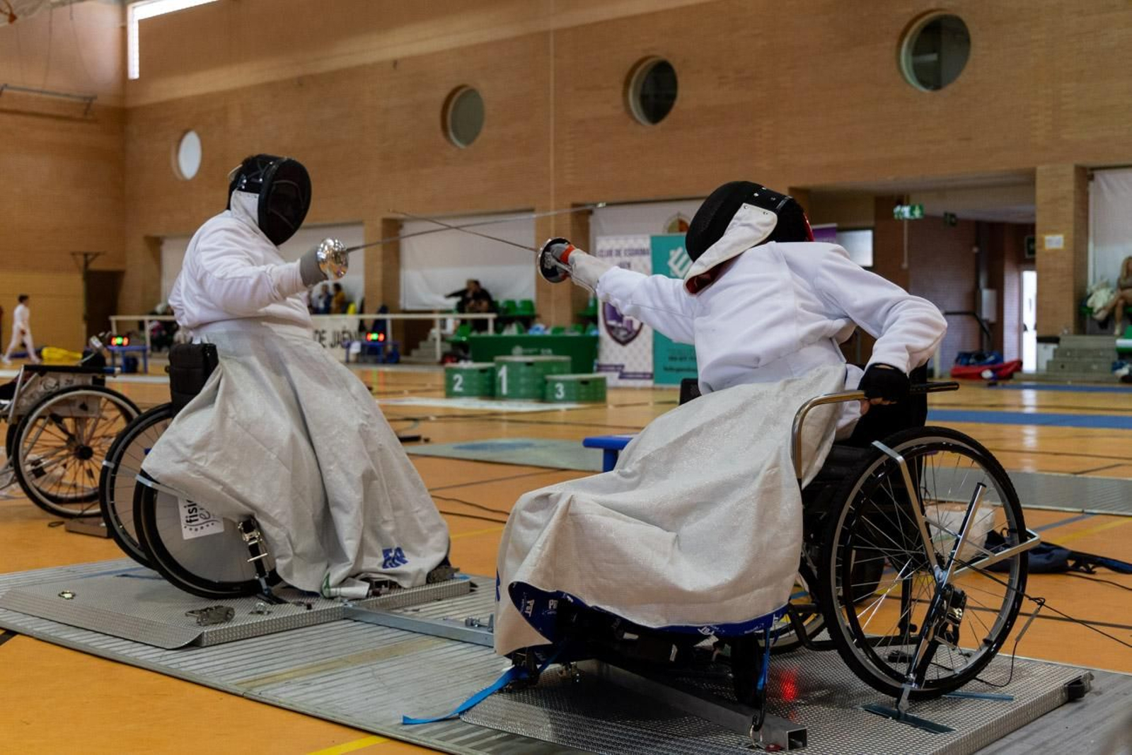 En imágenes: inclusión y espectáculo deportivo en la X Torneo de Esgrima Ciudad de Jaén