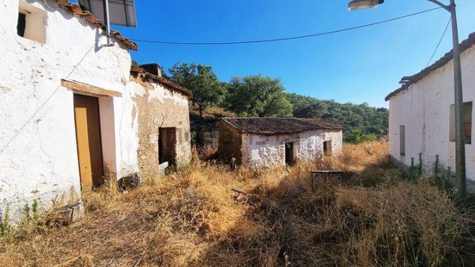 Otra vista de la aldea. Otra vista de la aldea.