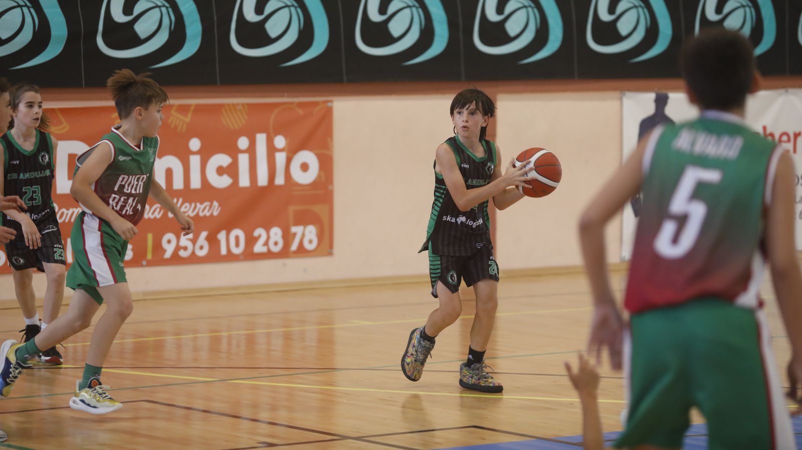 Las fotos de la primera jornada del Cadeba mini-masculino de La Línea