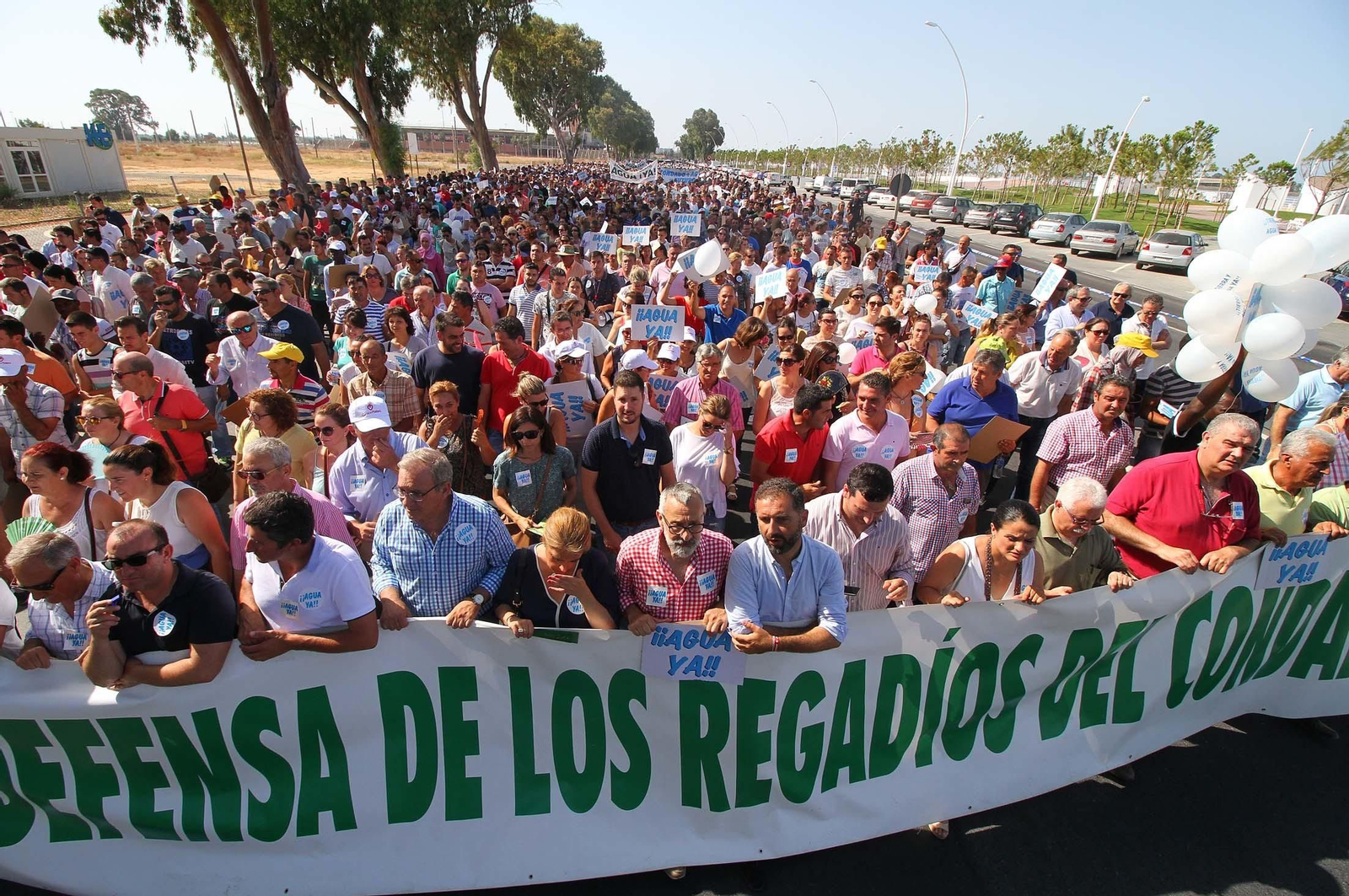 Imágenes de la manifestación para pedir agua y tierra para los regadíos del Condado.