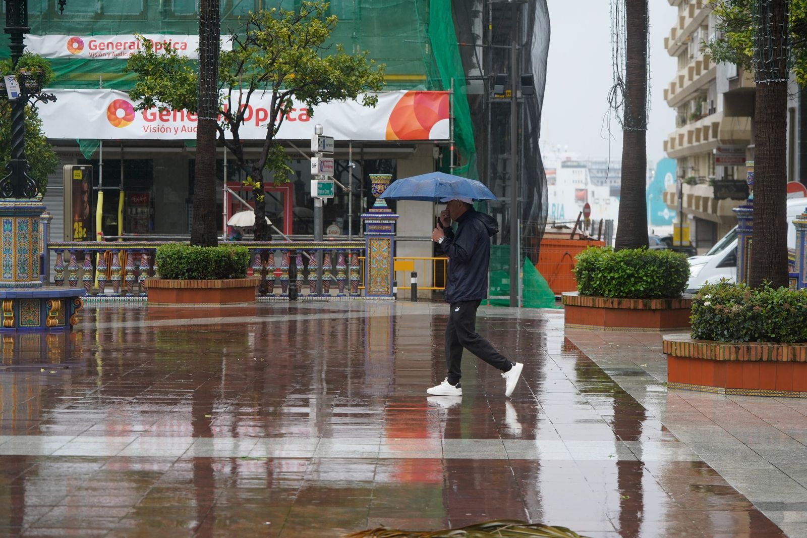 Fotos de las lluvias de la borrasca Leonardo este miércoles en Algeciras
