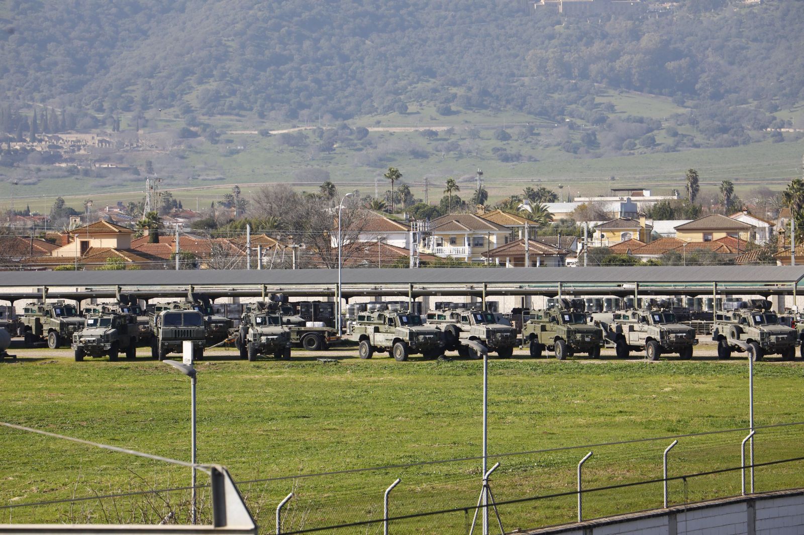Acuartelamiento del Ejército de Tierra en la  barriada El  Higuerón.