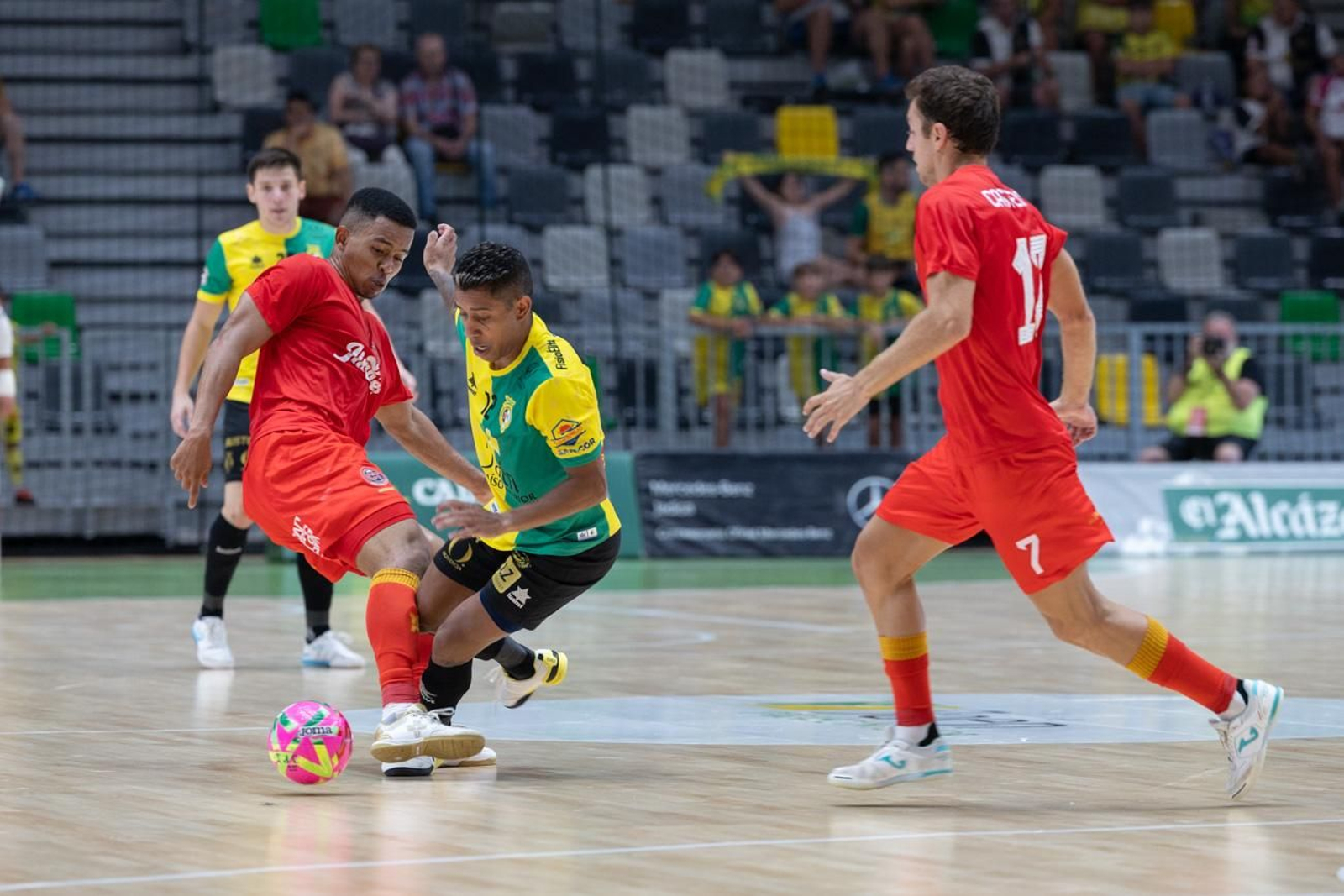 Las mejores fotos del XIV Trofeo del Olivo entre Jaén Paráiso Interior FS y Jimbee Cartagena