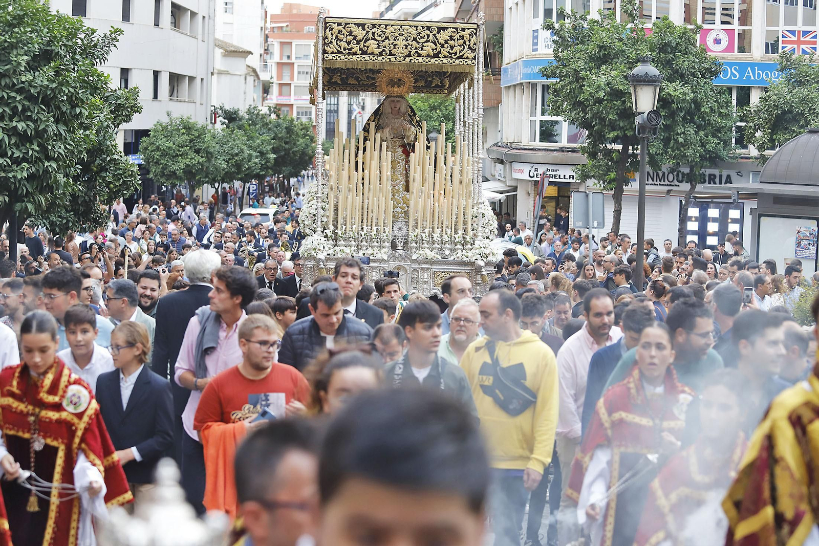 Imágenes de la salida extraordinaria de la Virgen del Rocío y Esperanza