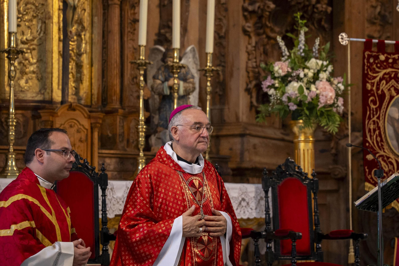 Eucaristía y procesión de Exaltación de la Cruz en la localidad de Vélez-Rubio