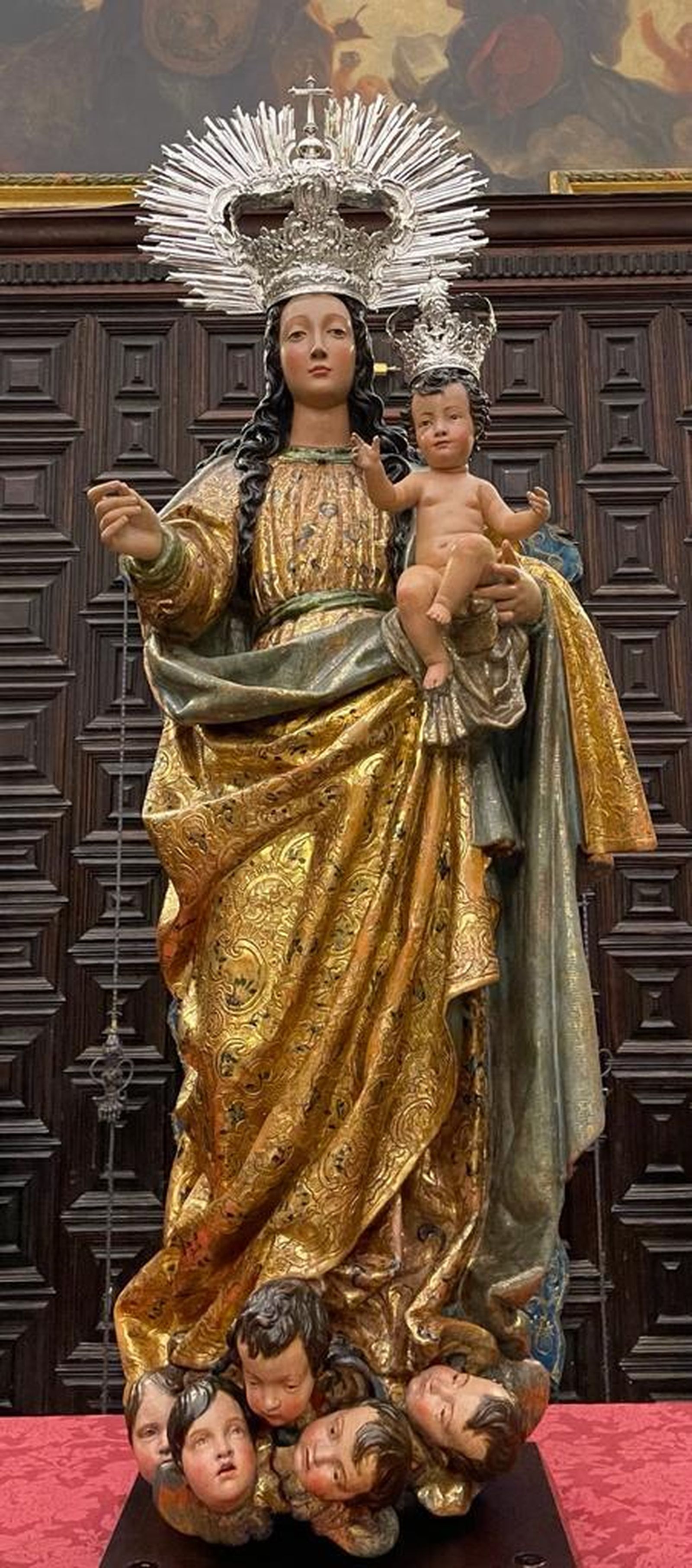 La Virgen del Rosario.