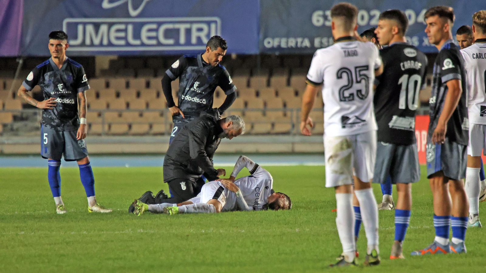Imágenes de la eliminatoria de Copa del Rey entre el Xerez CD y el AD Ceuta FC en Chapín