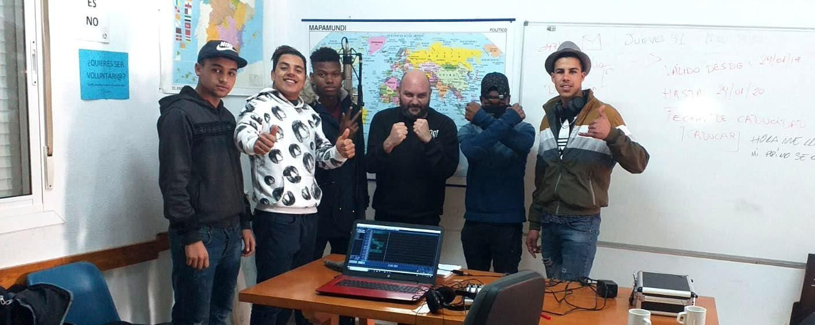 Antonio Moreno y los participantes en el taller.