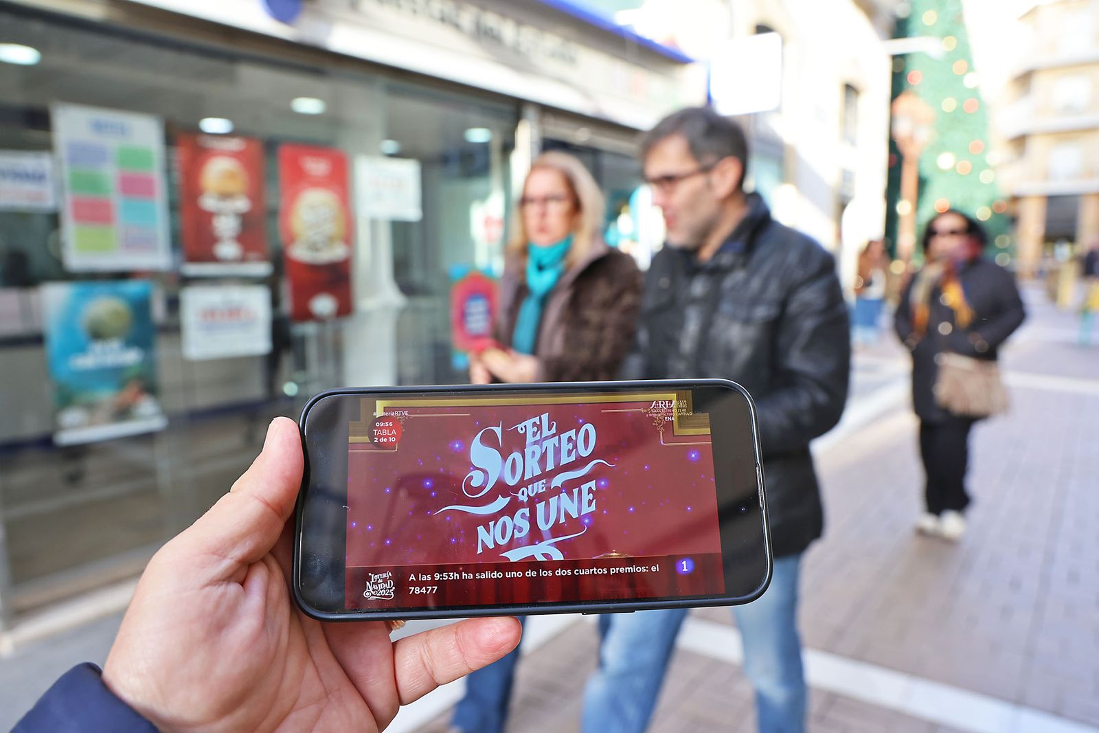 La Loteria de Navidad reparte premios en Huelva (36)