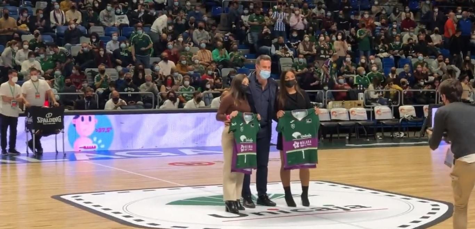 Cabezas da la camiseta a Baldizzone y Torres.