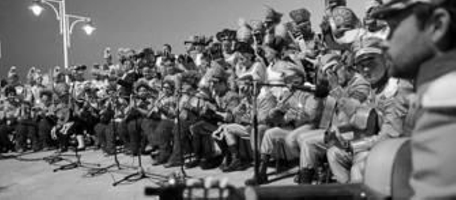 El coro formado por integrantes de los tres finalistas del Concurso de Agrupaciones 2014 interpretó tres tangos del Tío de la Tiza.