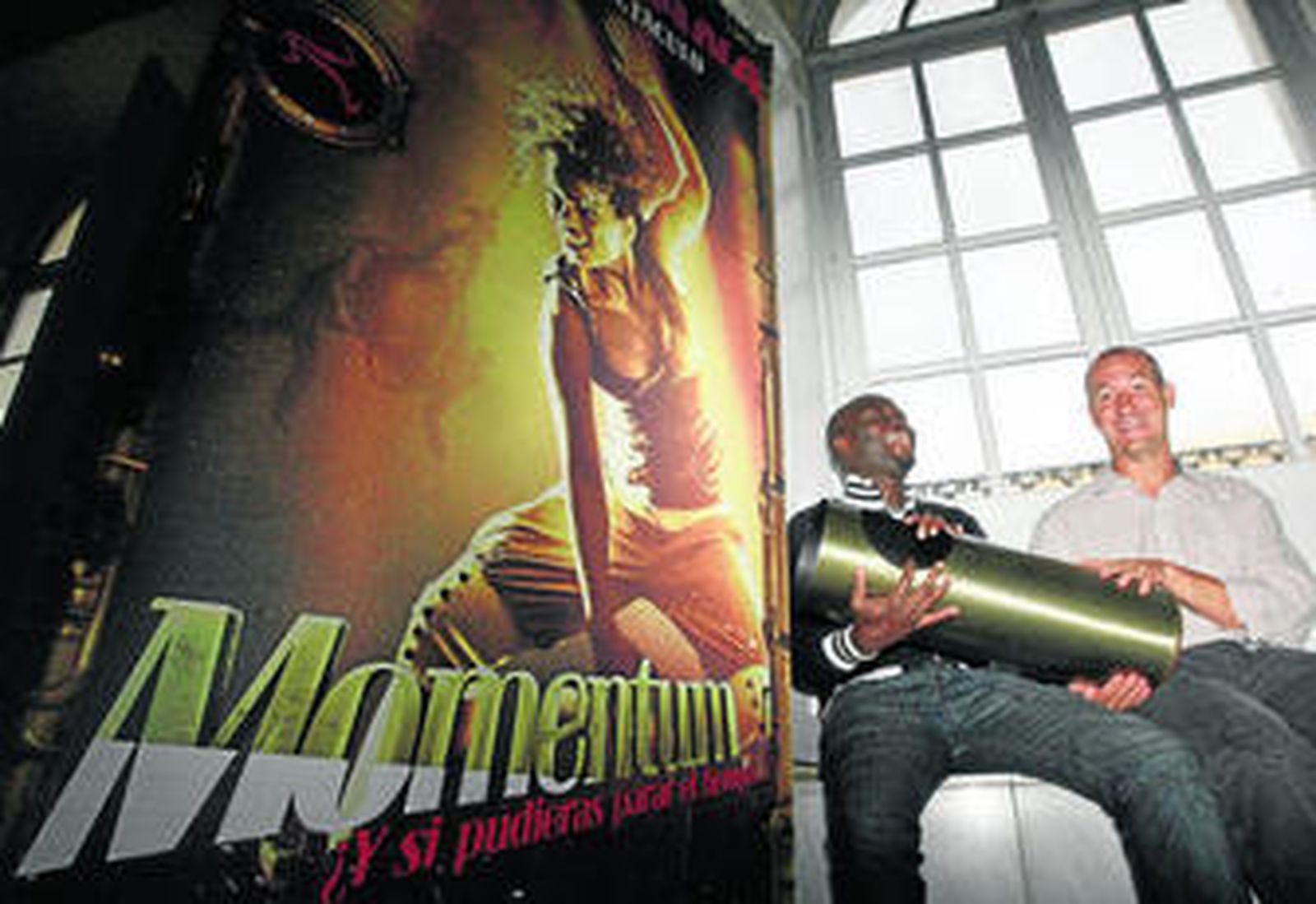 Dos integrantes de Mayumana, ayer, en el Gran Teatro.