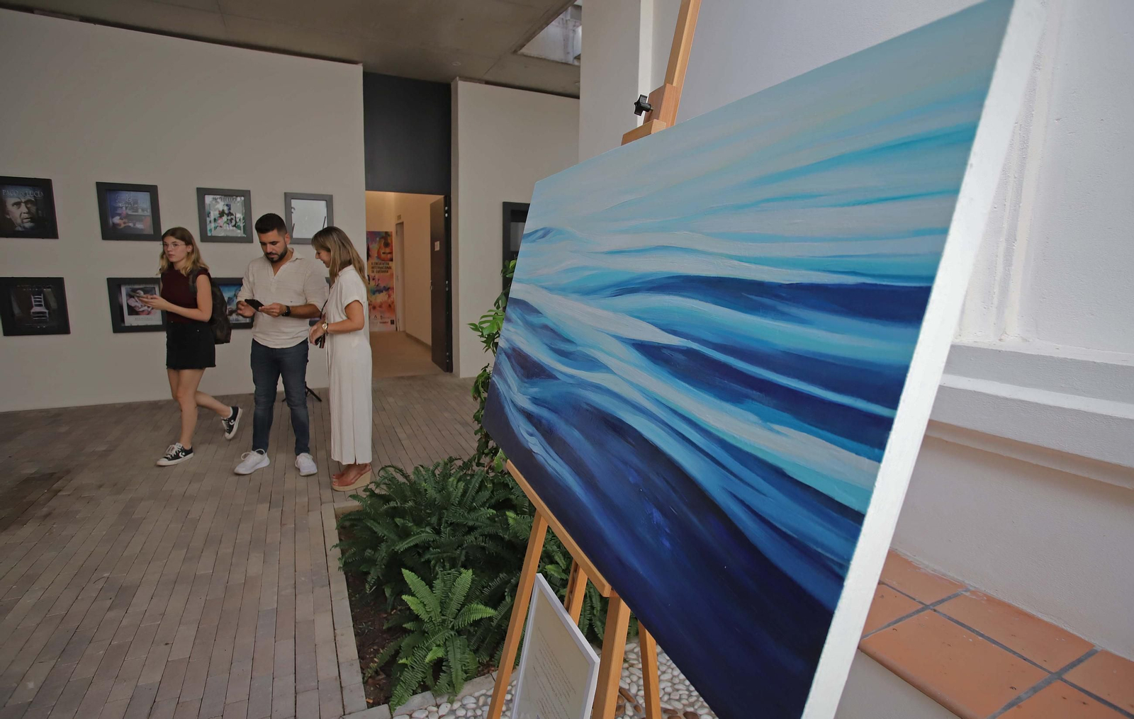 Fotos de la exposición 'Mar y poesía: una sinergia sensorial' en Algeciras