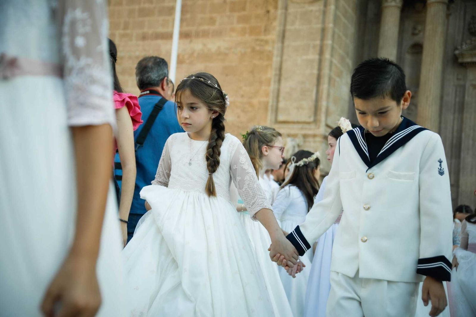 Imágenes de la procesión del Corpus Christi en Almería: así han sido la misa y la posterior marcha por la capital