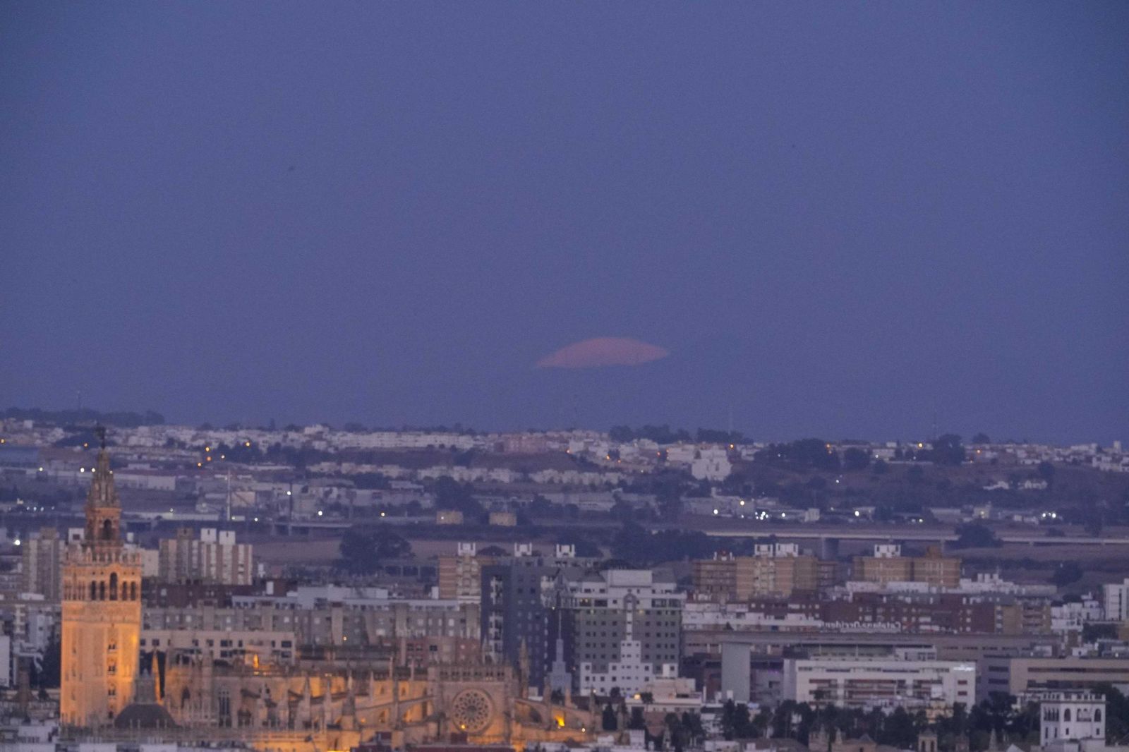 La Superluna azul captada en diferentes partes del planeta: un disfrute visual de la Luna del Esturión