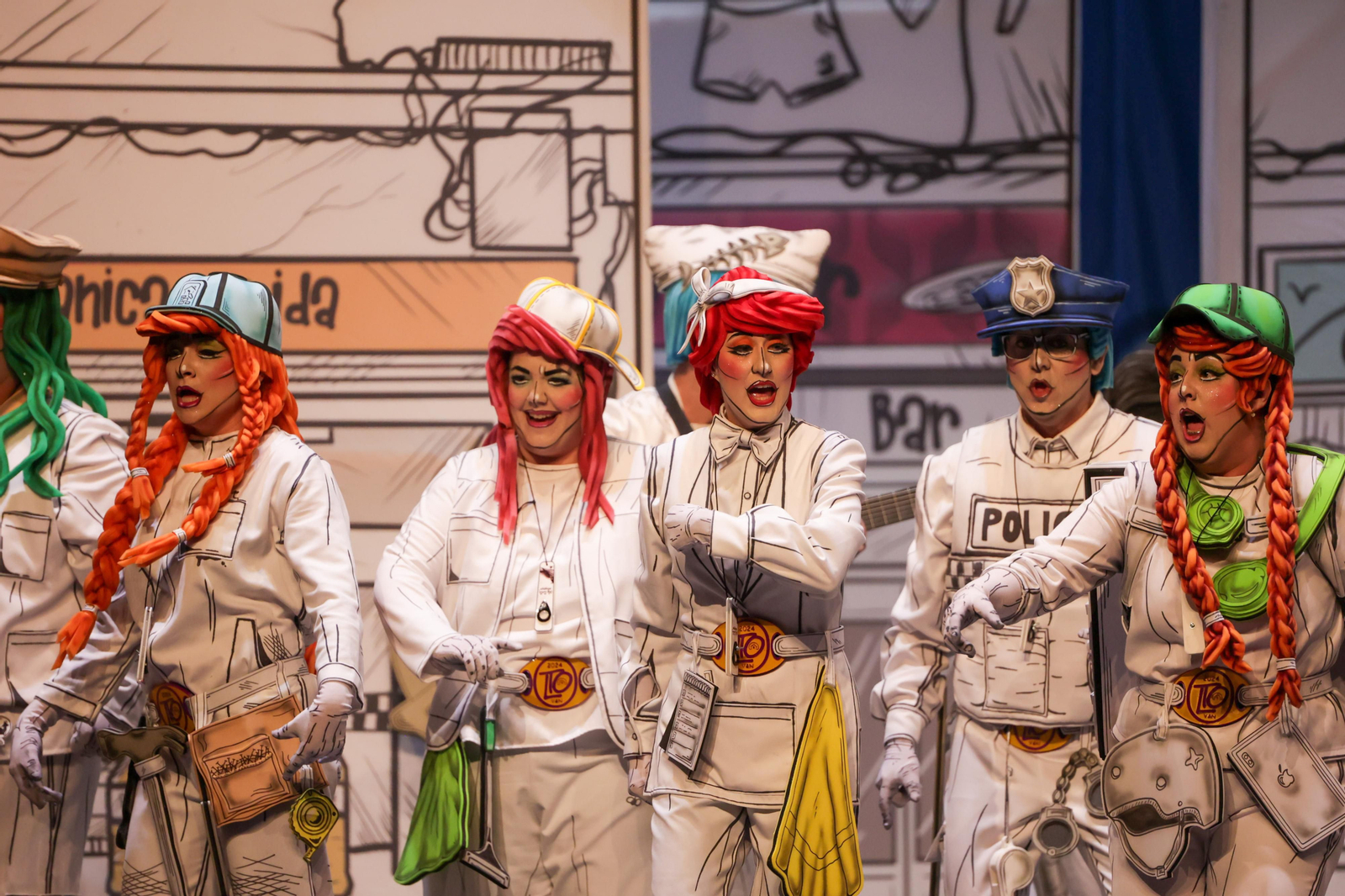 Imágenes de la actuación de la comparsa de Huelva "La Tinta Obrera" en las semifinales del Carnaval Colombino