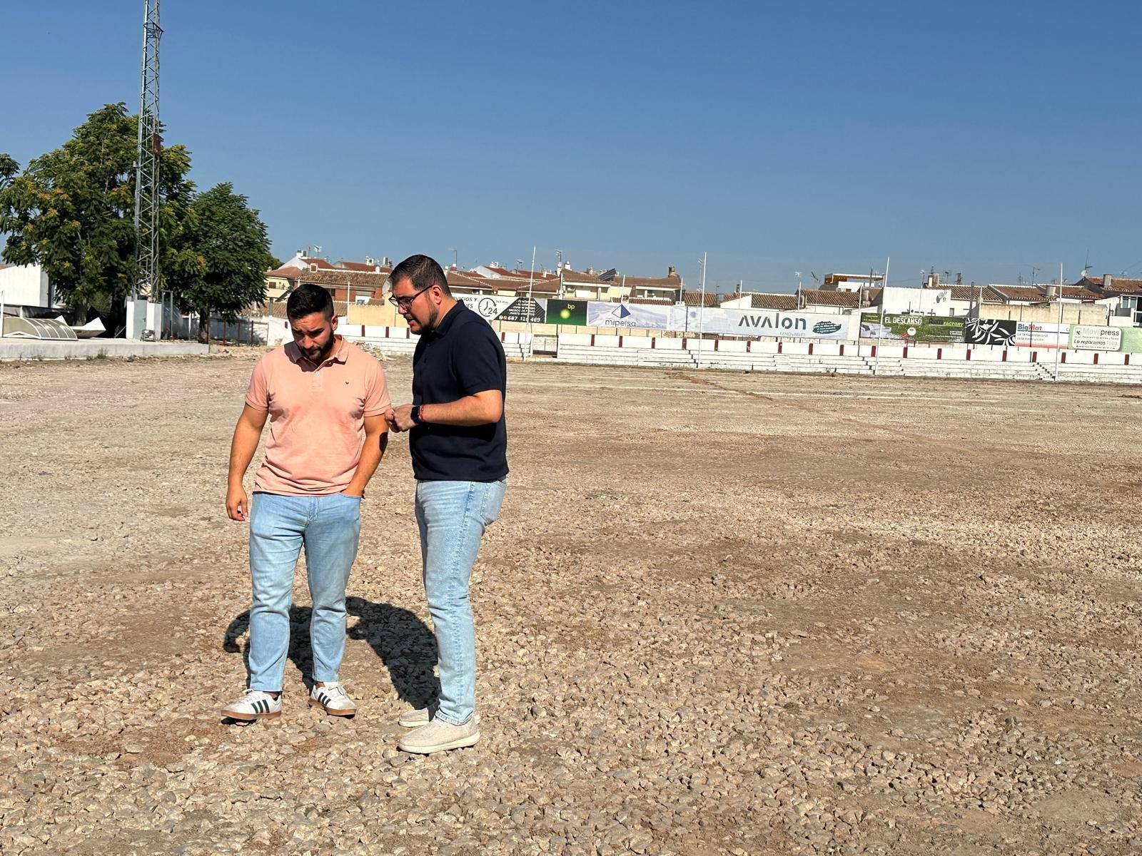 Juan Carlos Canalejo y Francisco Miranda, en su visita a las obras en el estadio.