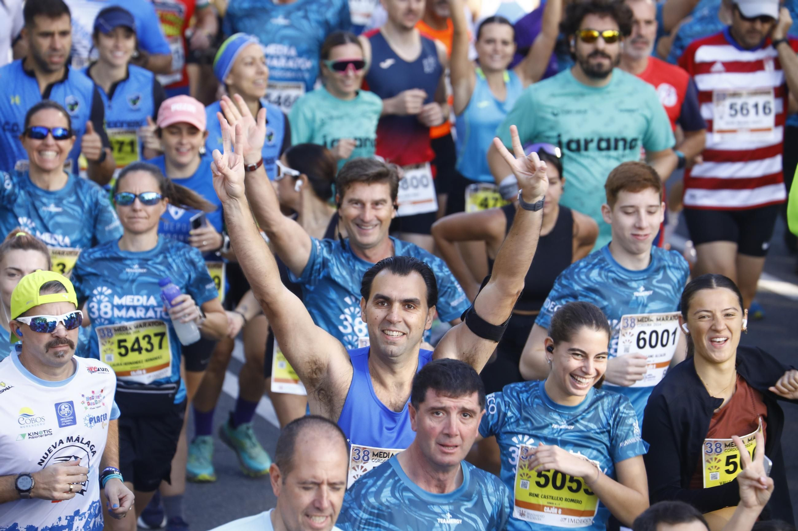 Las mejores fotos de la salida de la Media Maratón de Córdoba 2024