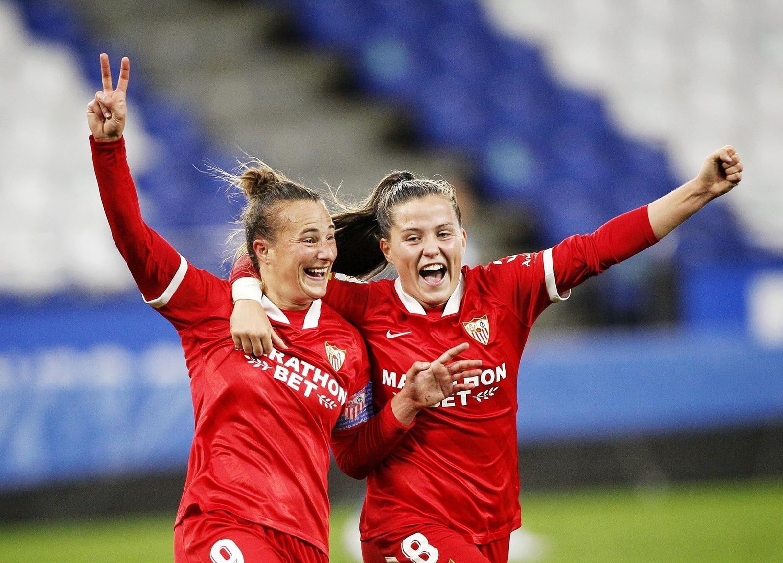 Claudia Pina y Raquel Pinel.