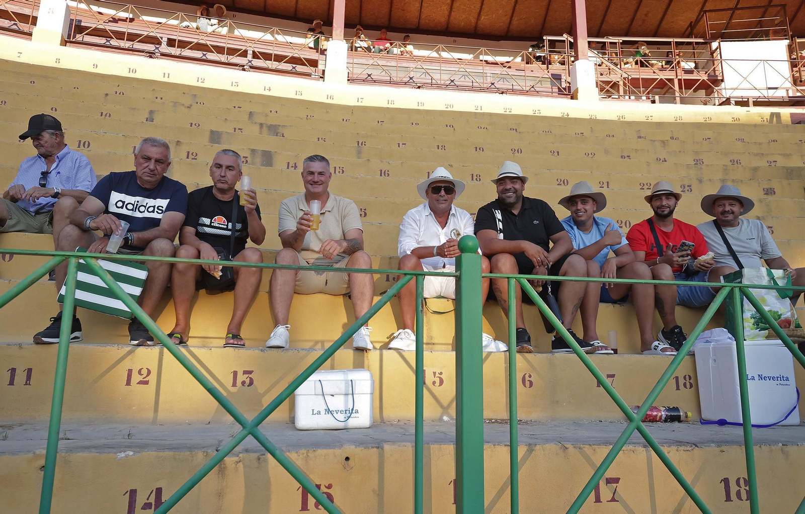 Búscate en la Plaza de Toros 'El Arenal' durante la corrida del domingo de la Feria de La Línea