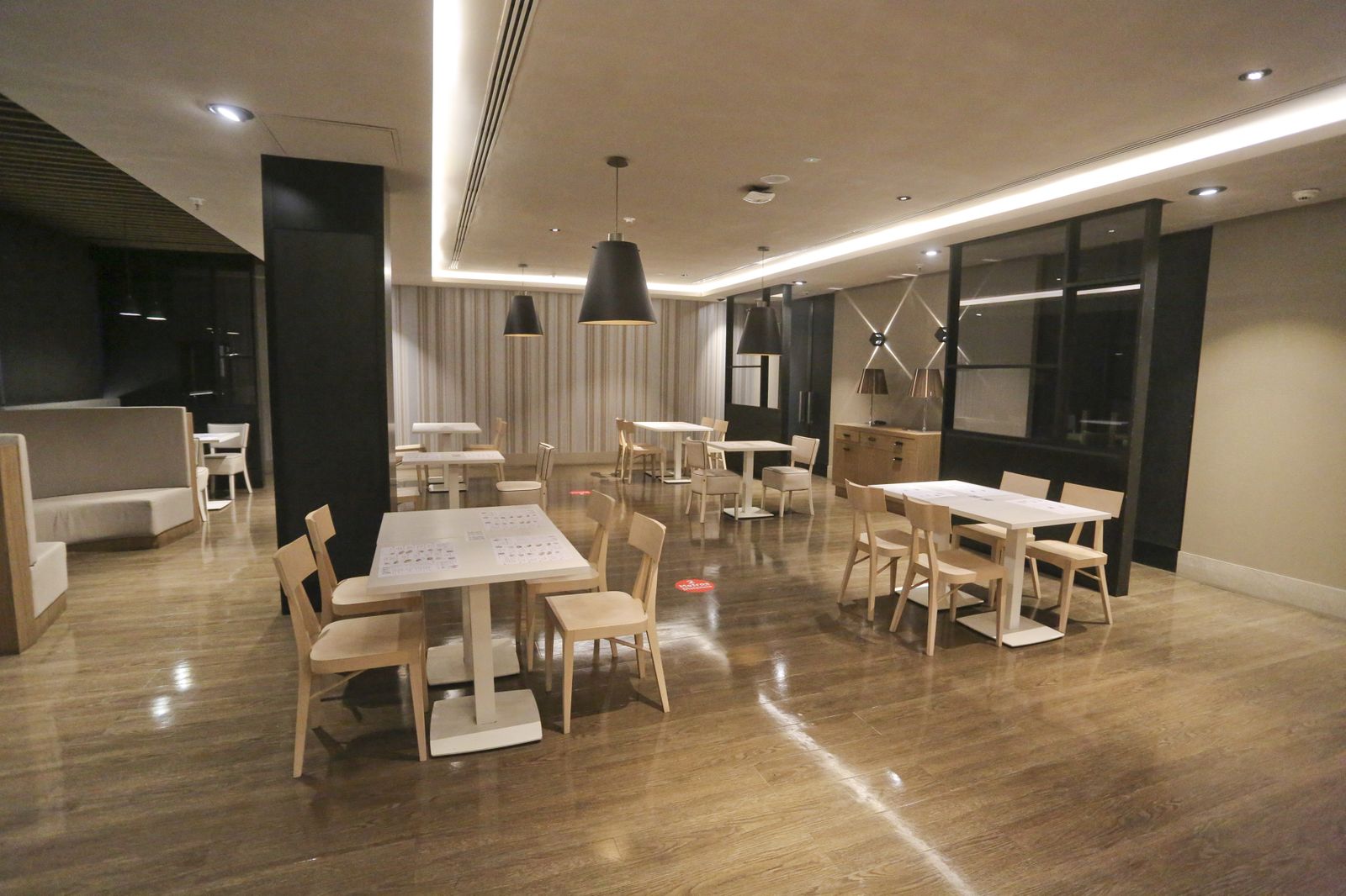 Las fotos de los centros comerciales de Málaga abiertos, en la fase 2 de la desescalada