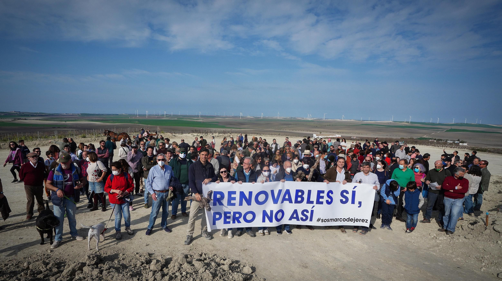 Marcha en protesta por la instalación de un parque eólico en la campiña jerezana