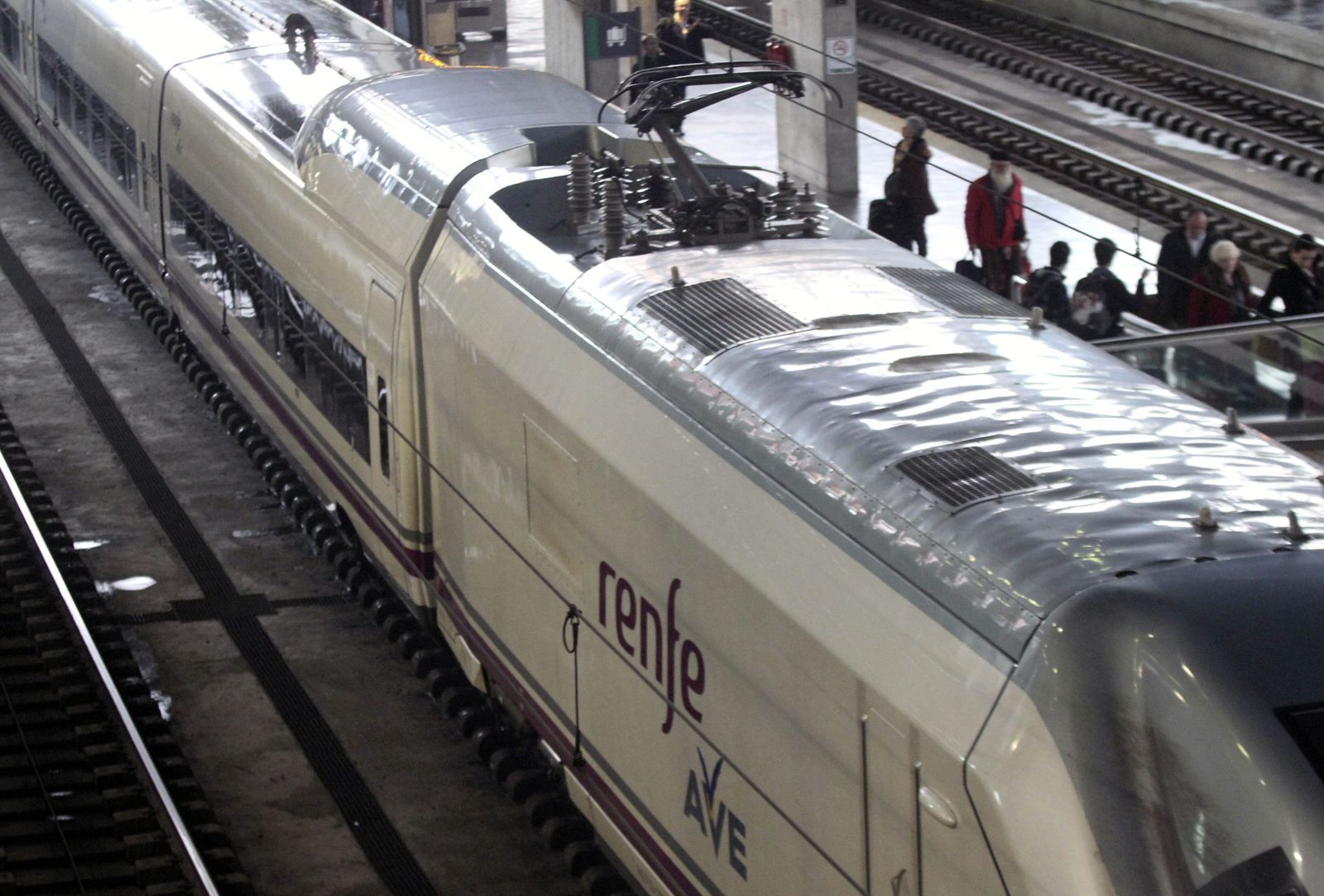 Un AVE llega a la Estación de Trenes de Córdoba.