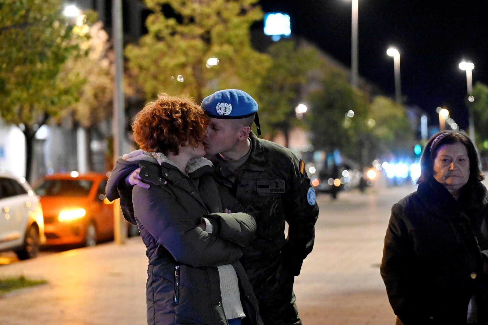 Emoción en la despedida de los militares de la brigada Guzmán el Bueno que parten a Líbano