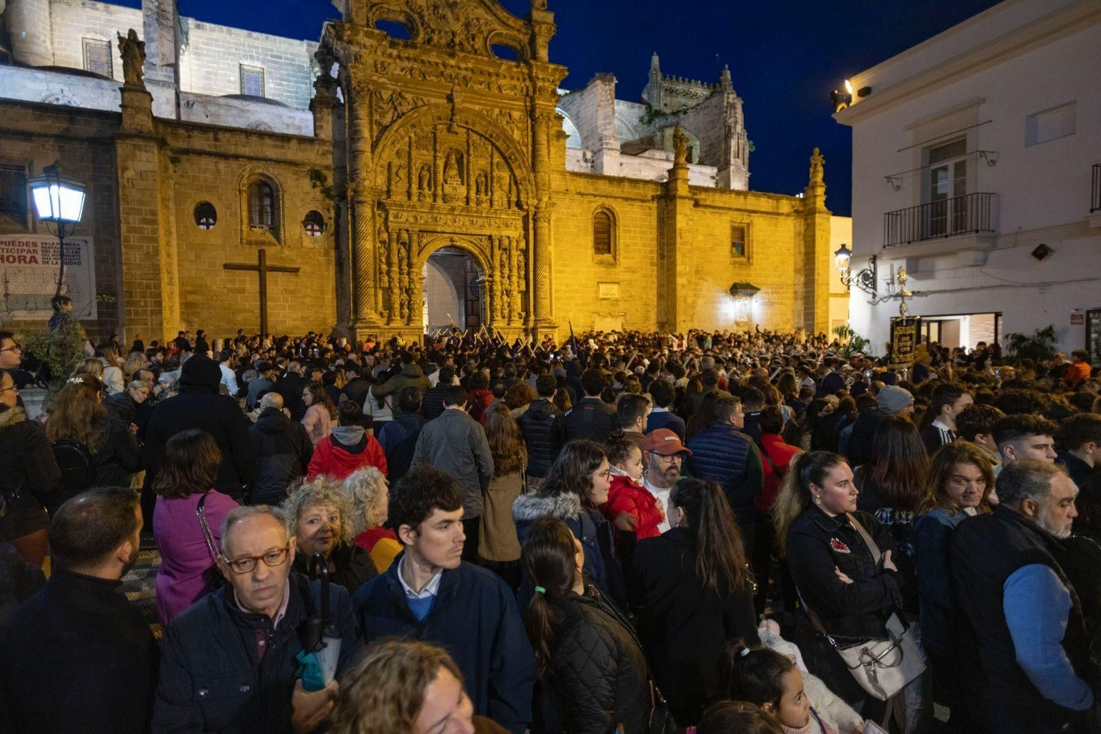 Las imágenes de la Semana Santa 2024 en El Puerto: Dolor y Sacrificio
