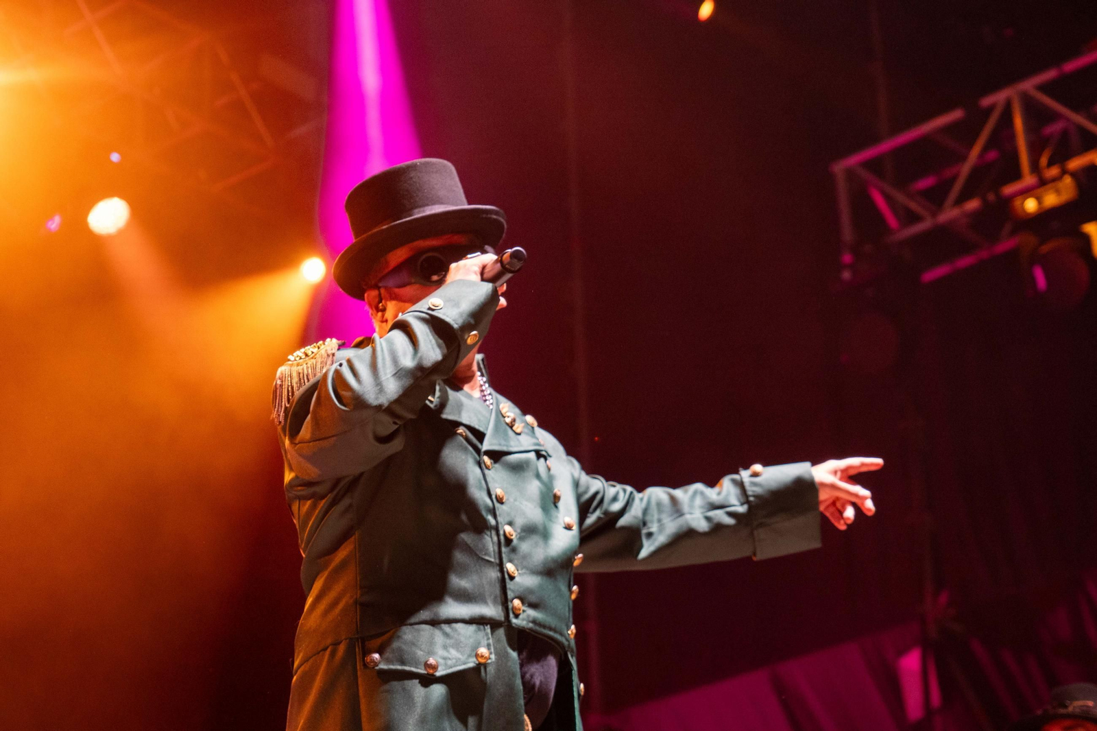 Colombinas 2025: Imágenes del concierto de Seguridad Social en las Fiestas Colombinas