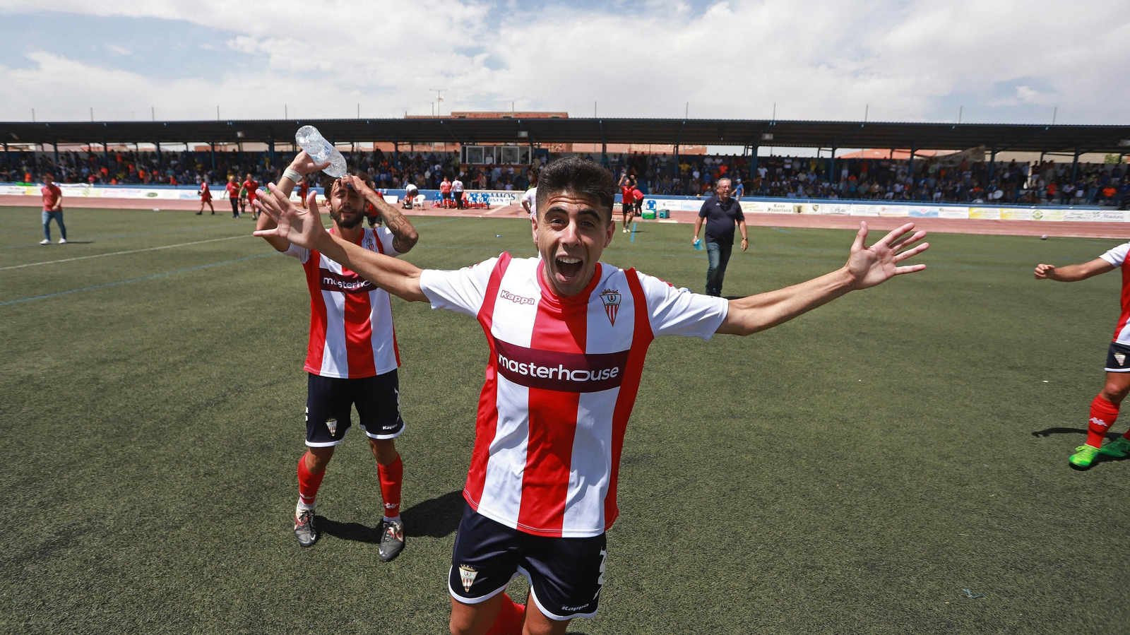 Las mejores fotos de la celebración del ascenso del Algeciras en Socuéllamos