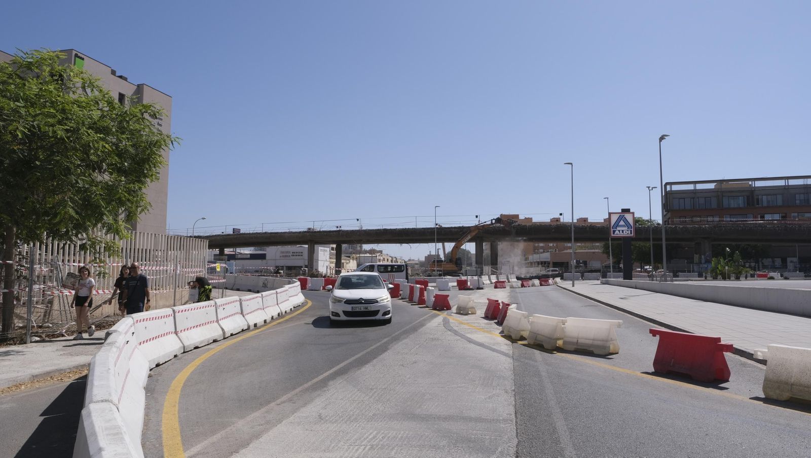 Corte de la Avenida de Montserrat por las obras del soterramiento del AVE, en imágenes