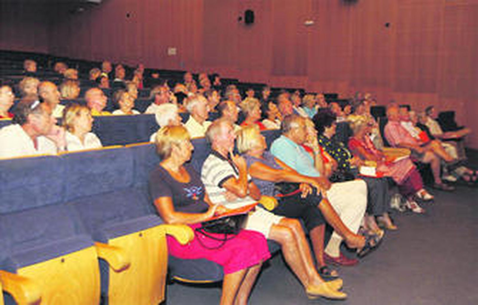 Acto celebrado ayer en el Teatro Moderno.