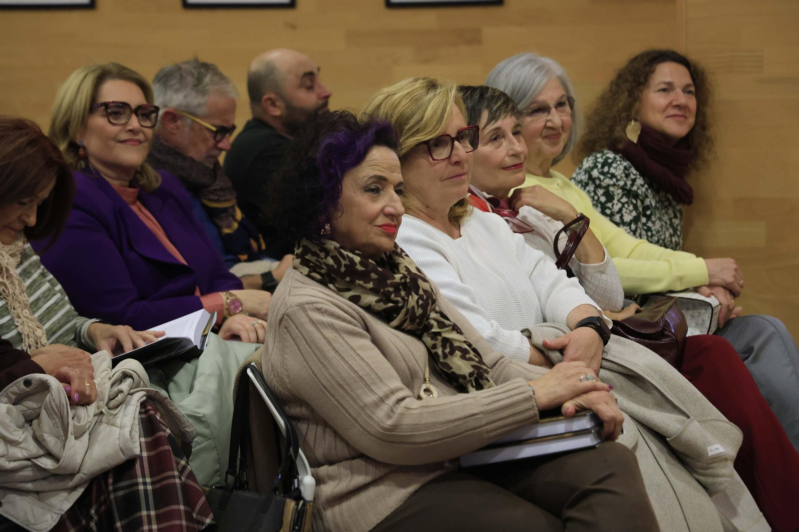 Las fotos de la presentación del libro de Ángel Sáez 'Como el viento de Levante'