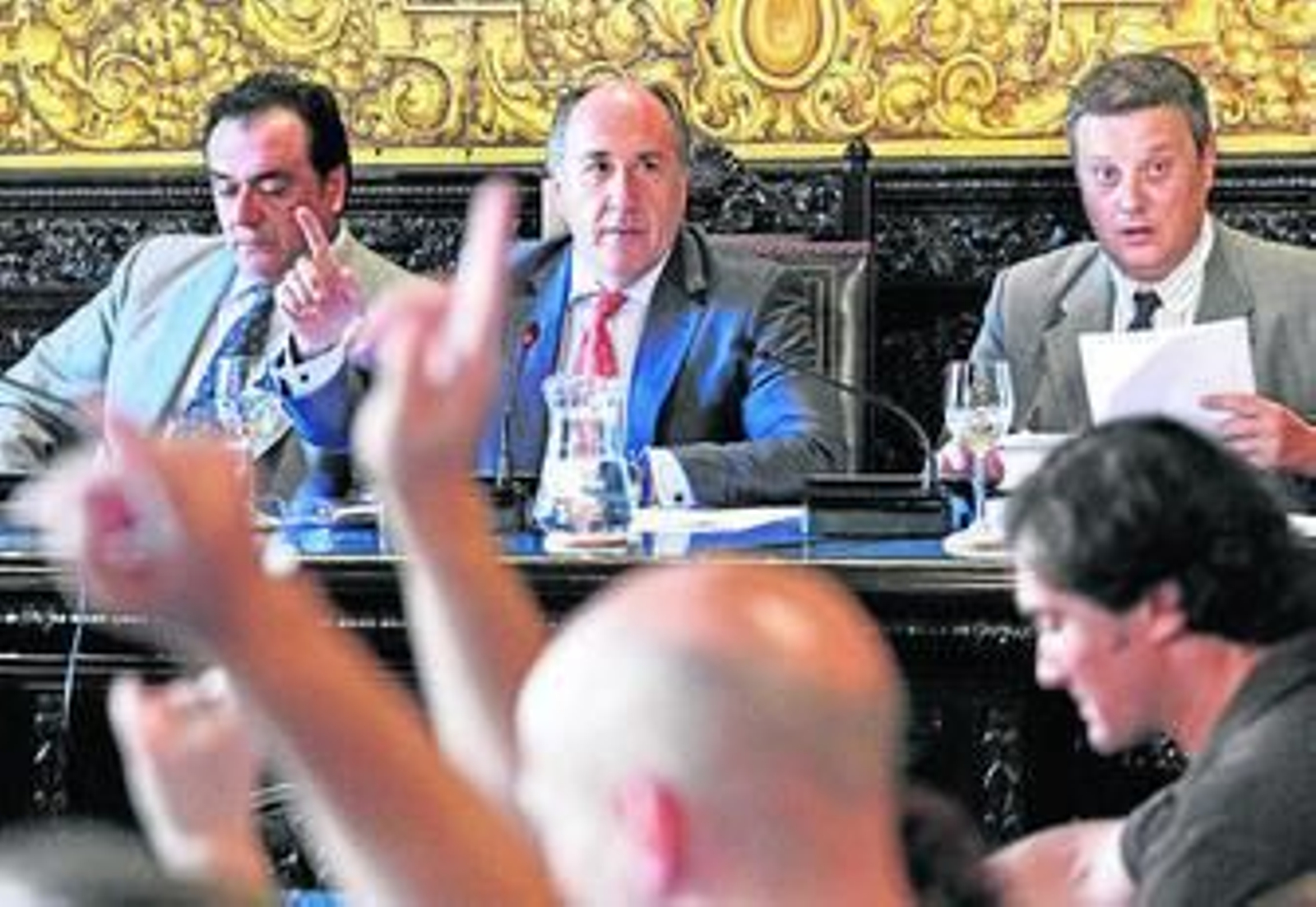 Imagen del alcalde, José Ignacio Landaluce, ayer en el pleno ordinario de Algeciras. Imagen del alcalde, José Ignacio Landaluce, ayer en el pleno ordinario de Algeciras.